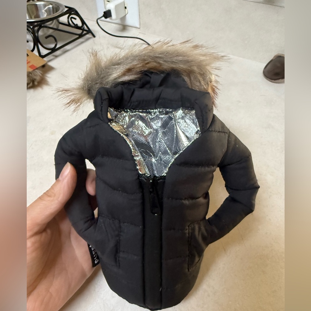 NWT Puffin Beverage Parka in Black